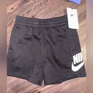 NWT boys Nike shorts - size XS (4)